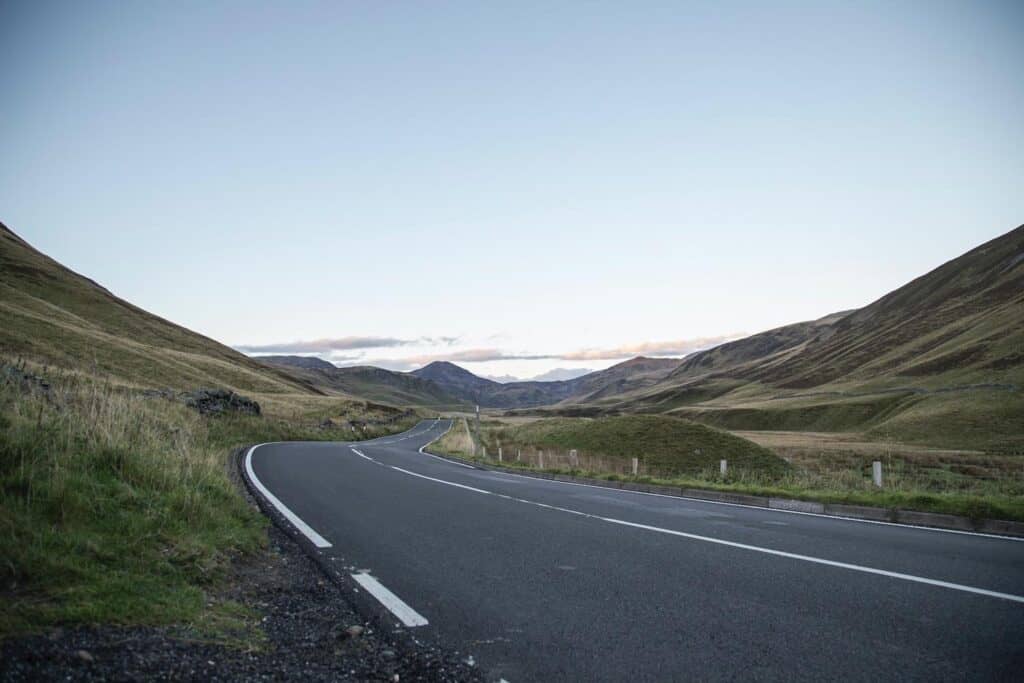 Hire a car in Edinburgh and explore Scotland